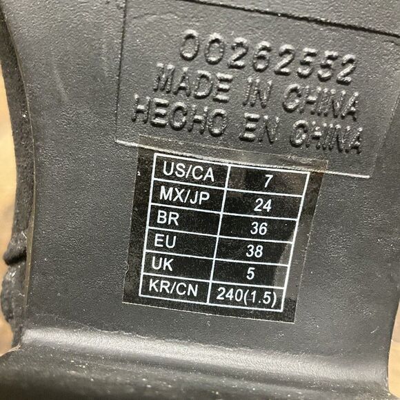 FOREVER 21 Womens Ankle Boots Black Back Zipper Almond Toe size 7 - Picture 6 of 7